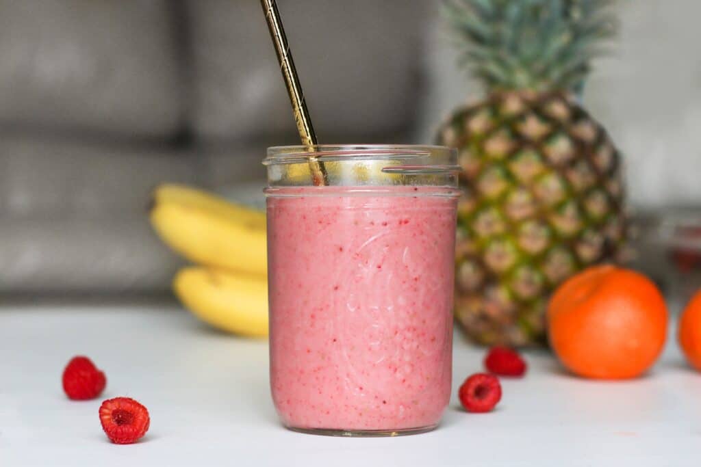 When you are living with chronic pain, strawberry smoothies (as pictured) can help you feel healthier. 